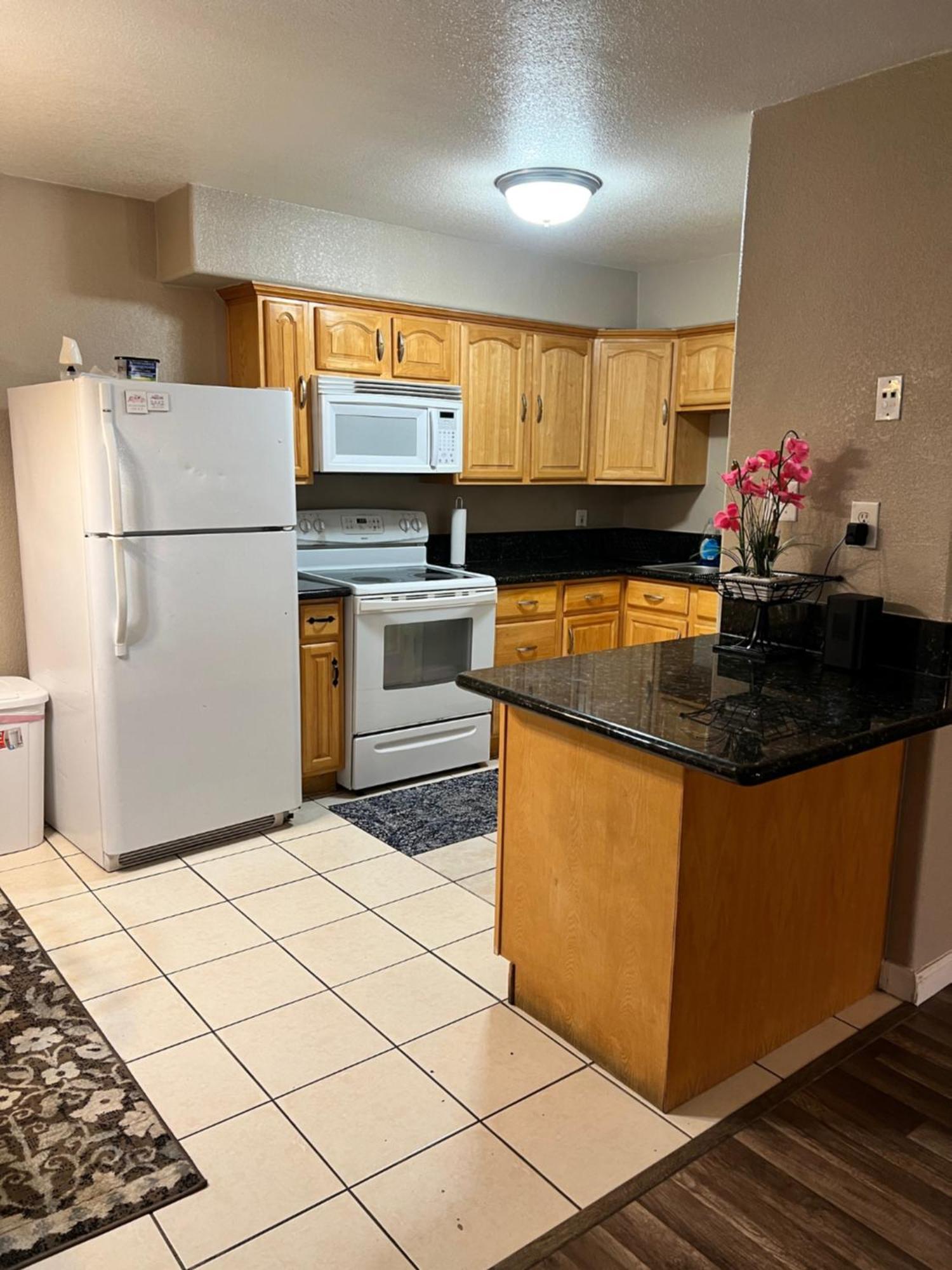Quiet 1Bed,1Bath Condo With Free Parking Fresno Exterior photo